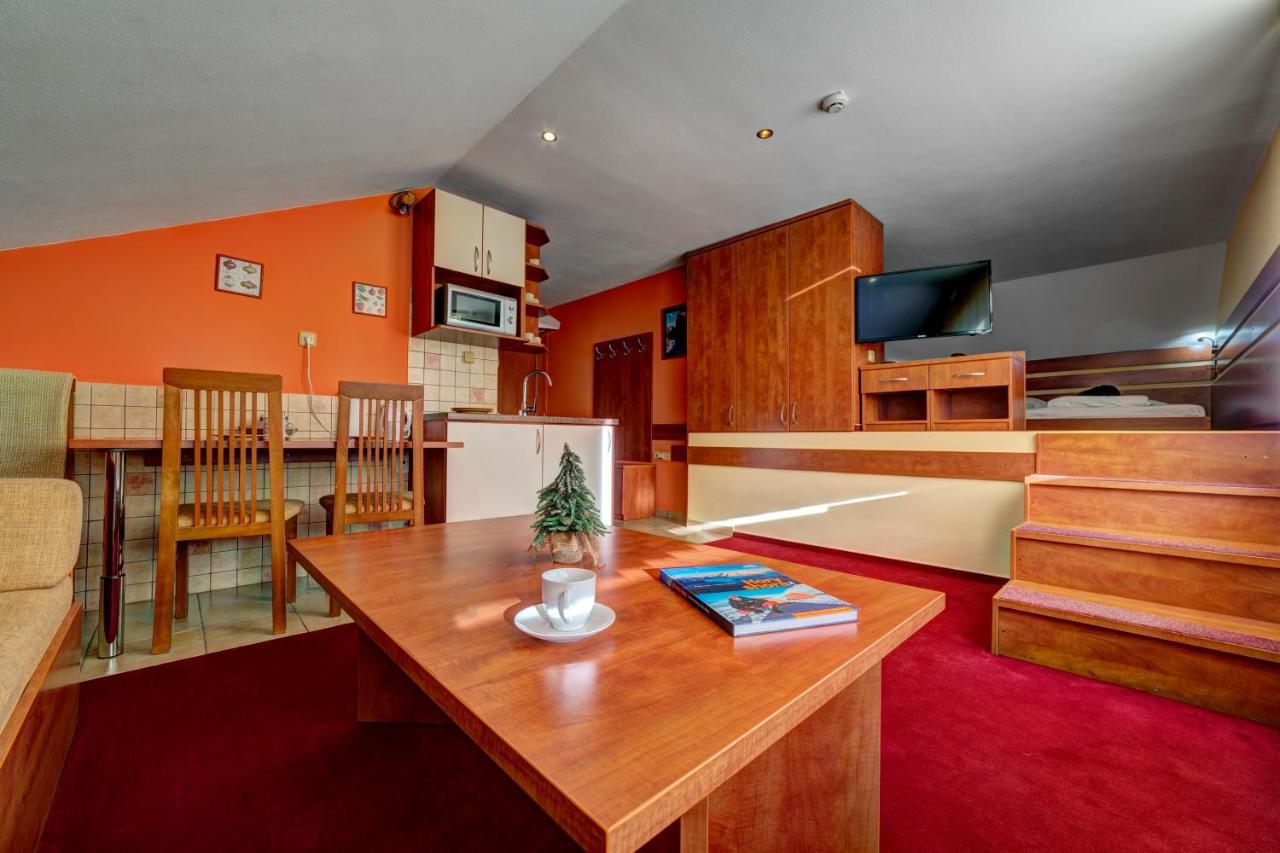 Apartmanovy Dom Slniecko Žiar Buitenkant foto