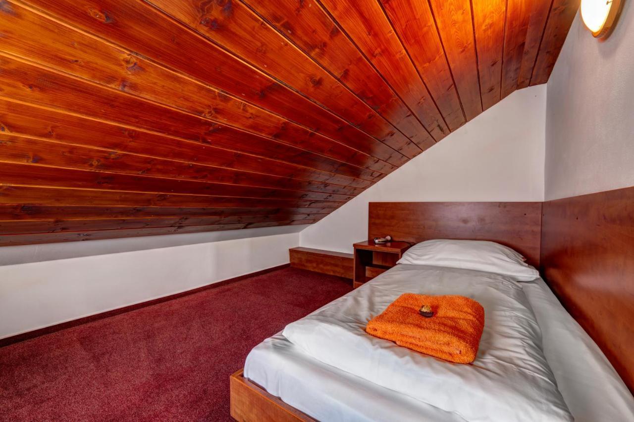 Apartmanovy Dom Slniecko Žiar Buitenkant foto