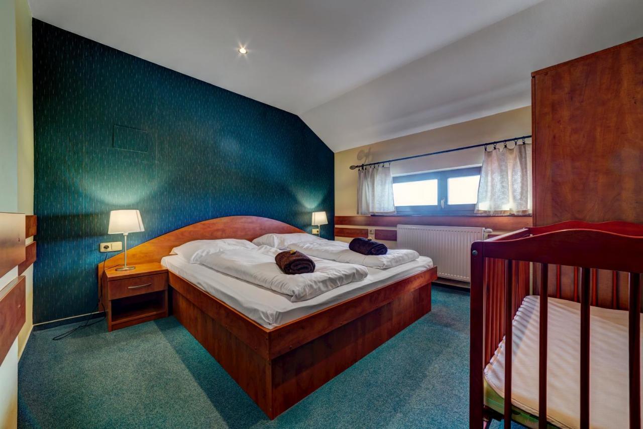 Apartmanovy Dom Slniecko Žiar Buitenkant foto