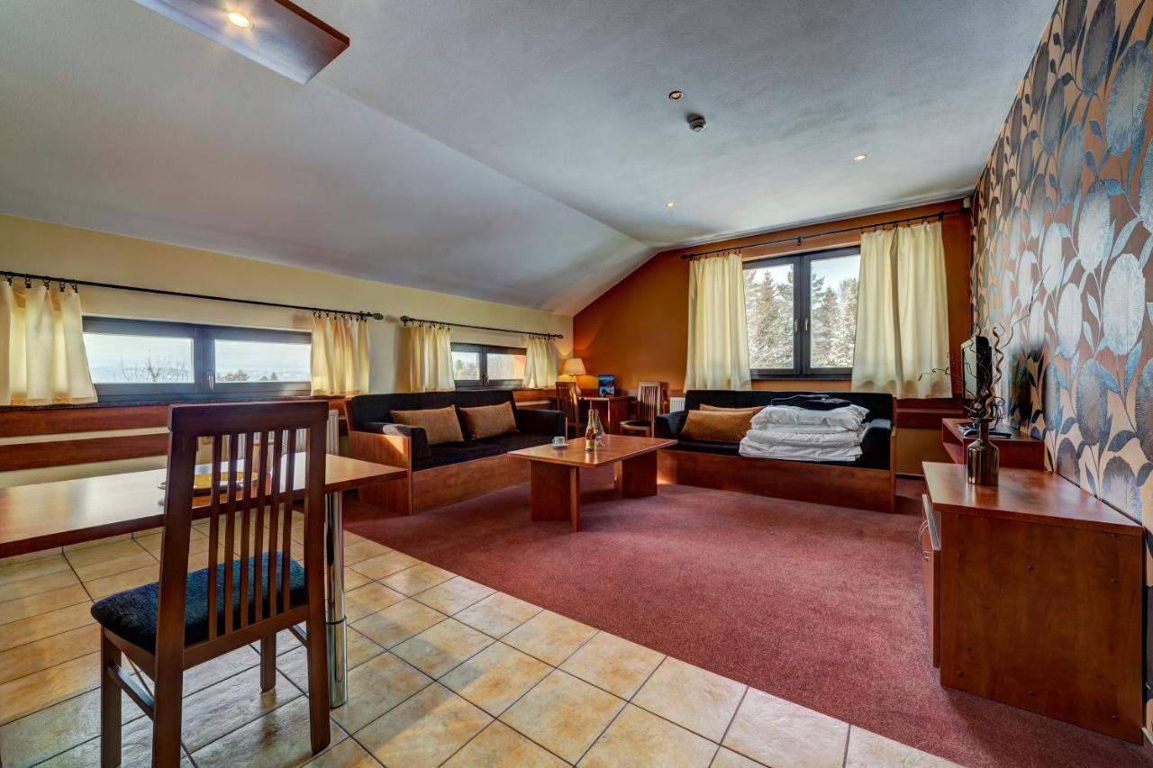 Apartmanovy Dom Slniecko Žiar Buitenkant foto